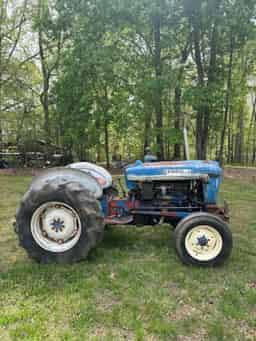 Ford 4000 Diesel Tractor 2WD (Consignment)