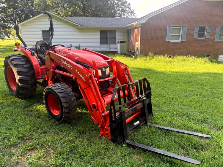 2022 Kubota MX5400HST Tractor / Loader and Warranty