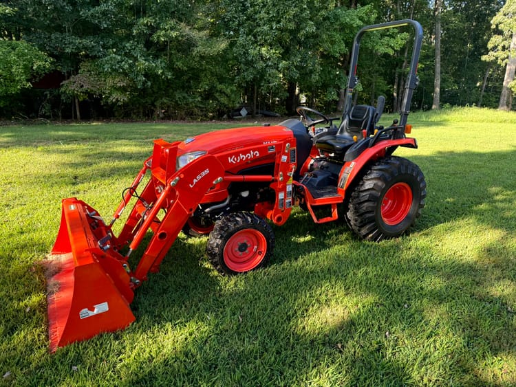 2017 Kubota B2650 Hydrostatic Tractor and Loader with only 312 Hour
