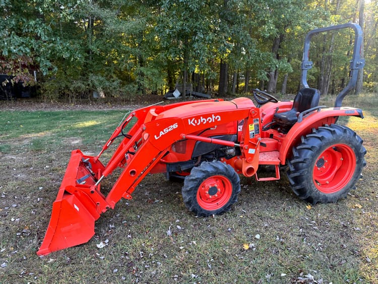 2015 Kubota L3901DT 4×4 Tractor and Loader with 66″ Quick Attach Bucket