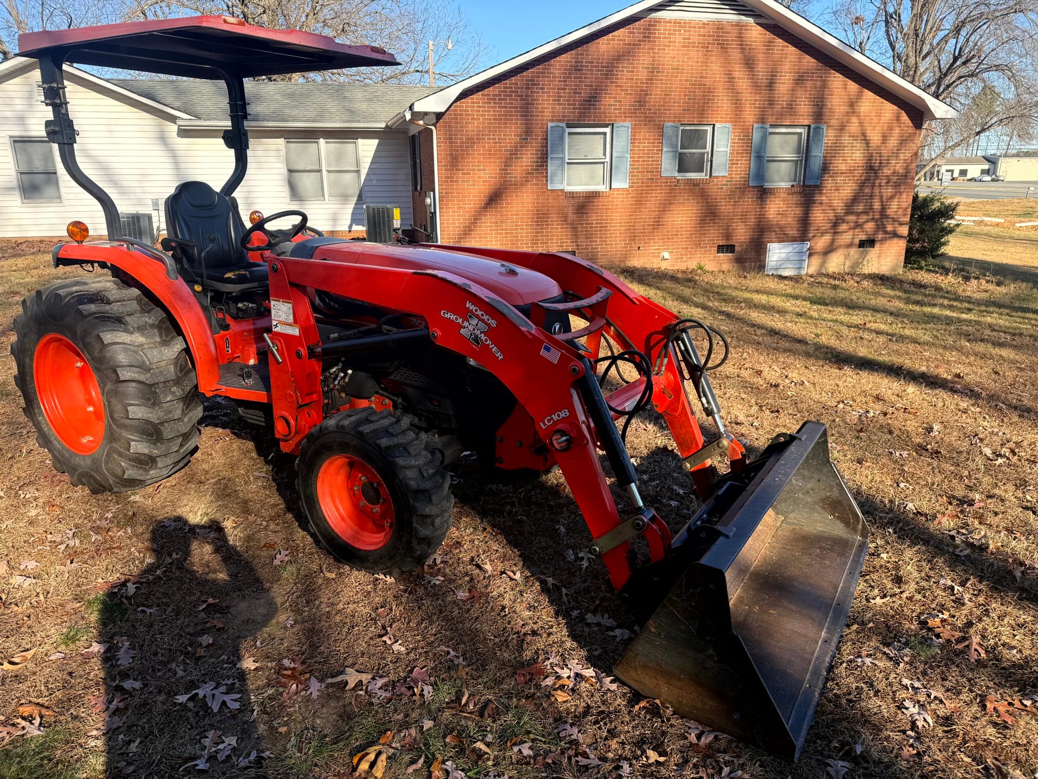 2011 Kubota L3940DT 4×4 Tractor, Loader, Canopy (Consignment)