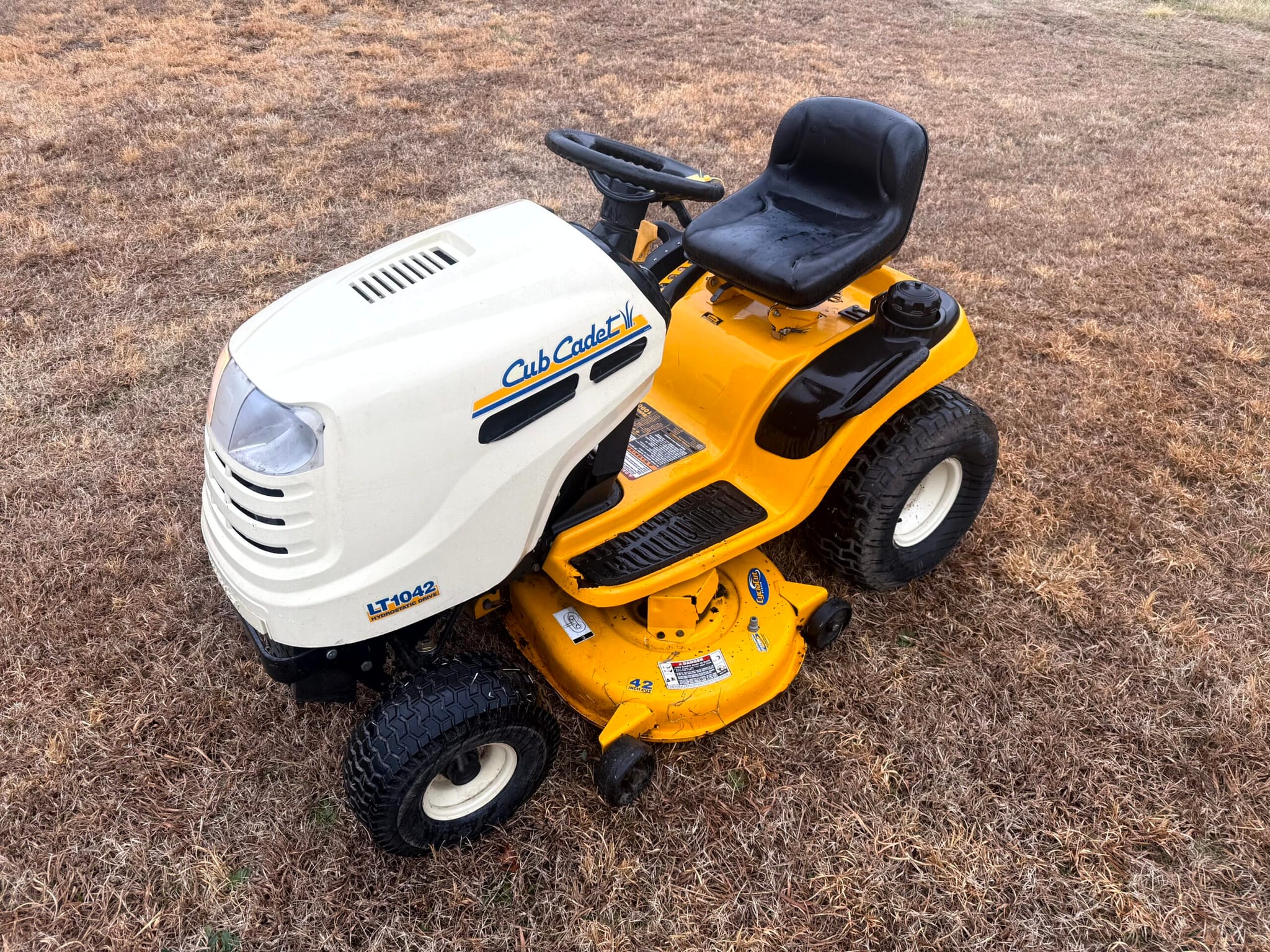 2004 Cub Cadet LT1042 Residential Riding Mower