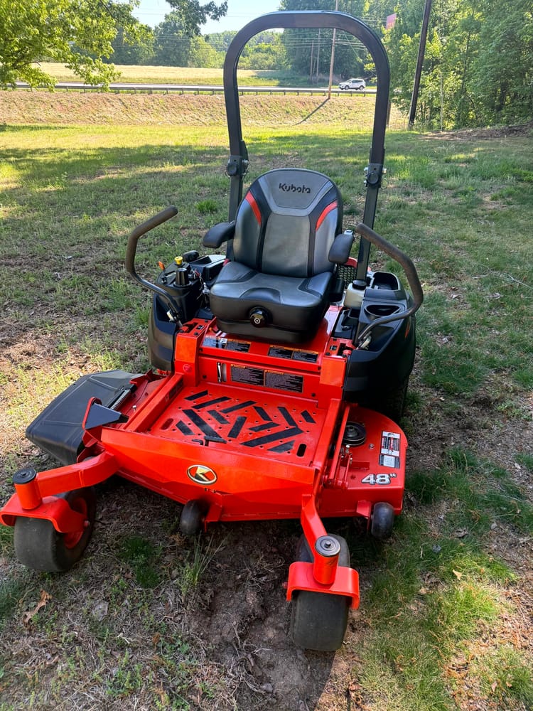 2022 Kubota Z412-48 Zero Turn Mower with Strip Kit