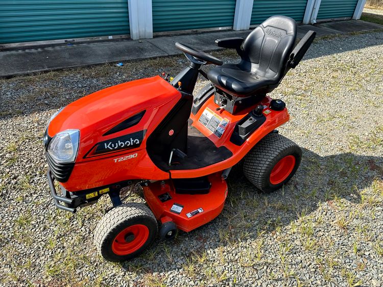 2024 Kubota T2290-42″ Riding Mower