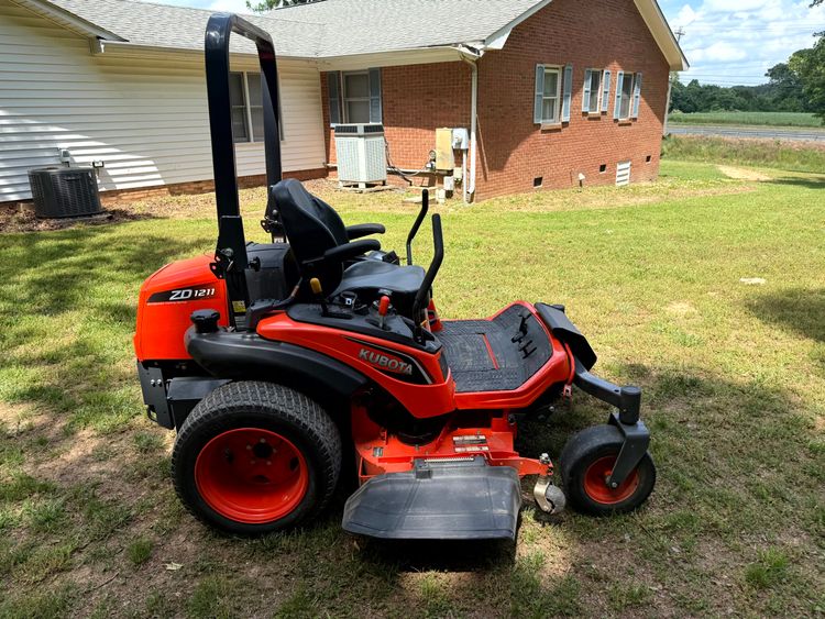 2016 Kubota ZD1211-60 Diesel Zero Turn Mower