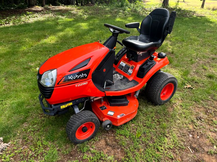 2024 Kubota T2290-42″ Gas Riding Mower with Warranty and only 70 Hours