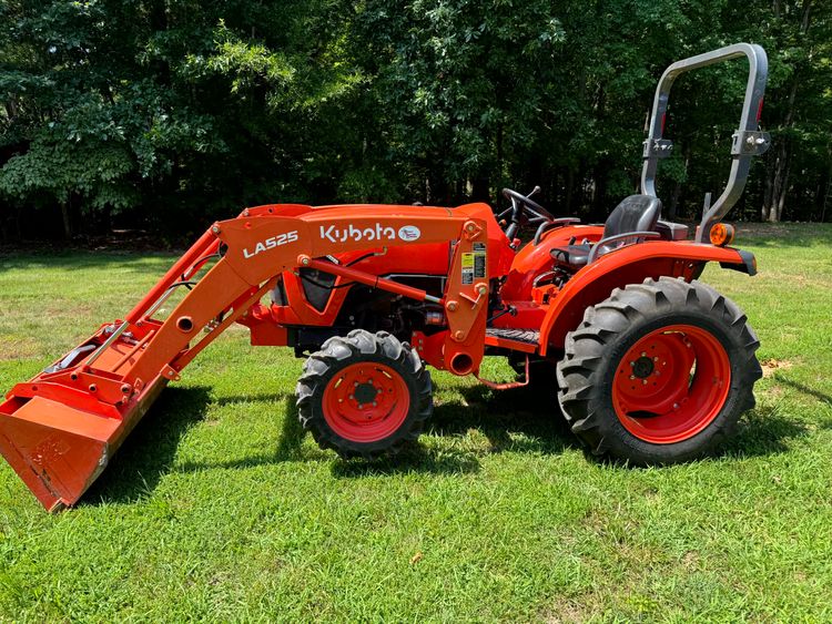 2023 Kubota L3302 Tractor and Loader, 4×4 with Warranty till 2029