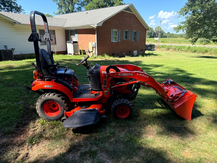 2019 Kubota BX2680 Tractor/Loader/ 60″ Mower Deck (SOLD!!))